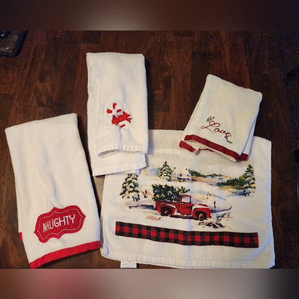 Holiday towels
